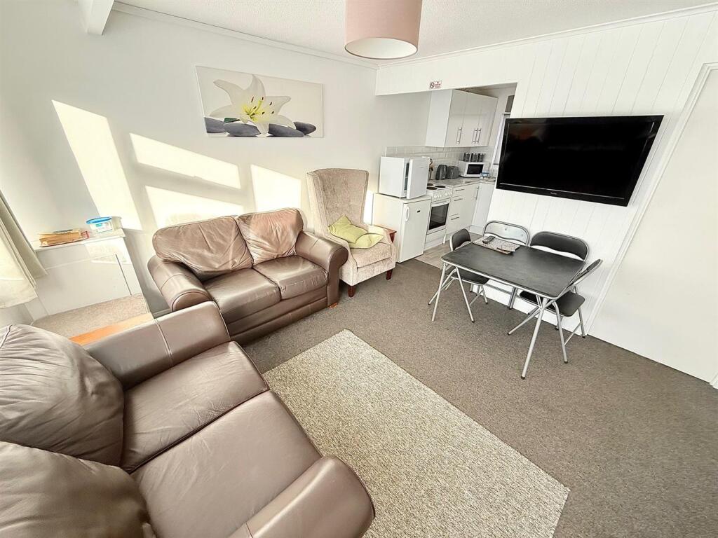 Newport Road, Hemsby photo 4