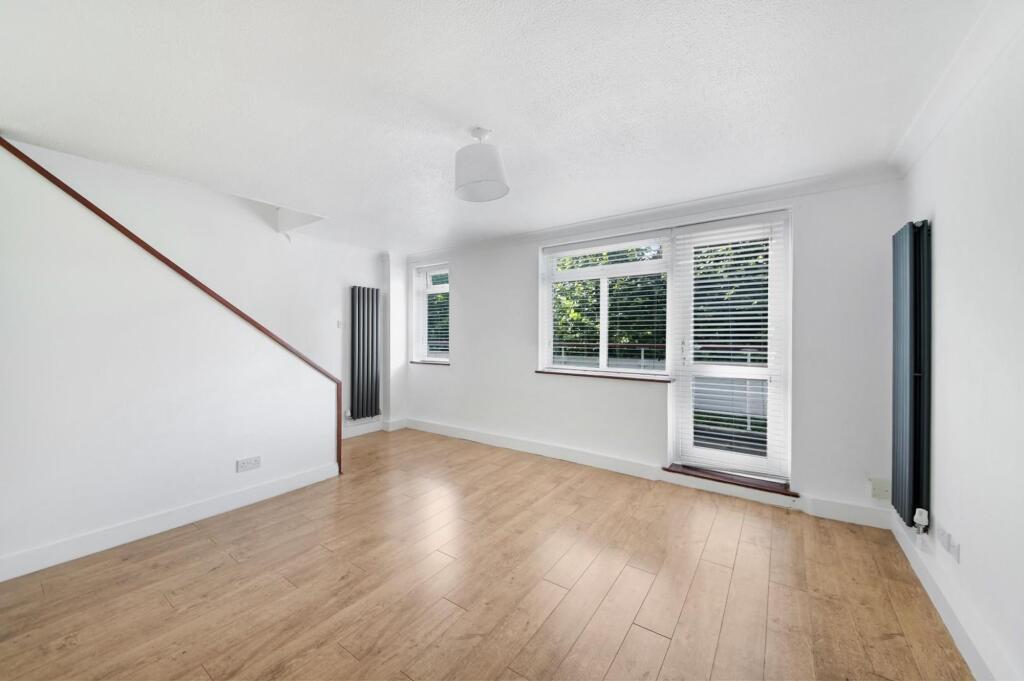 House in Reigate and Banstead, Banstead - View 3