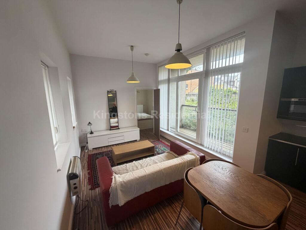Apartment in Cardiff, Plasnewydd, Roath - View 3