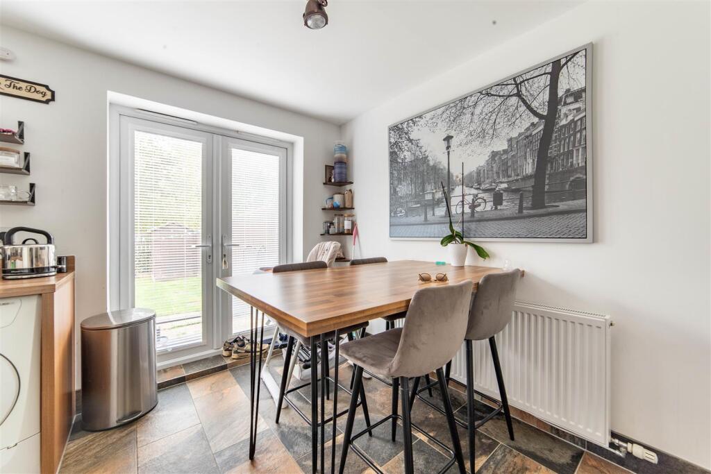 House in North Tyneside, Lakeside View, Killingworth - View 4
