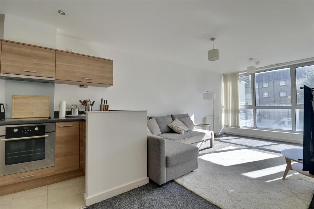 Apartment in Portsmouth - View 4