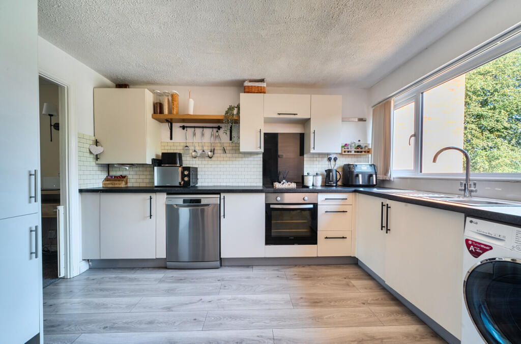 House in Taunton - View 4
