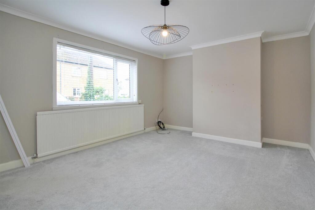 House in Burton Latimer - View 2