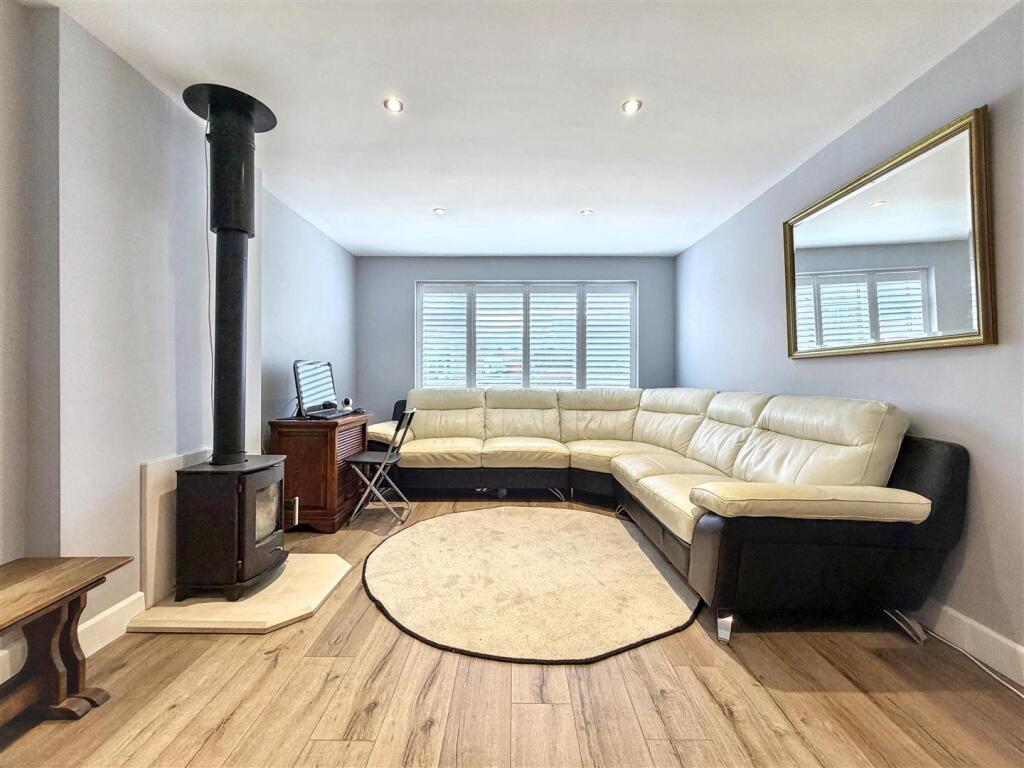 House in South Kesteven, Northfields, Stamford - View 4