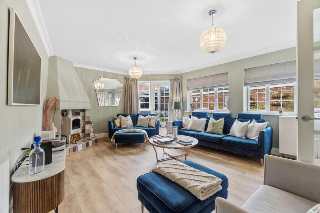 House in Twickenham - View 5