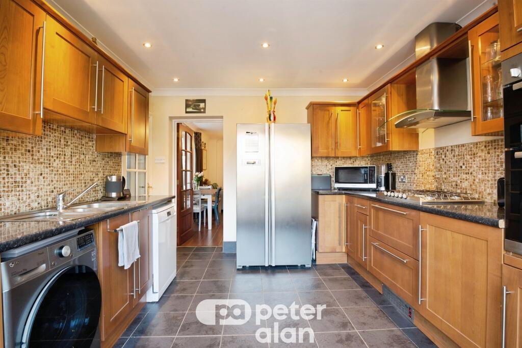 House in Newport - View 5