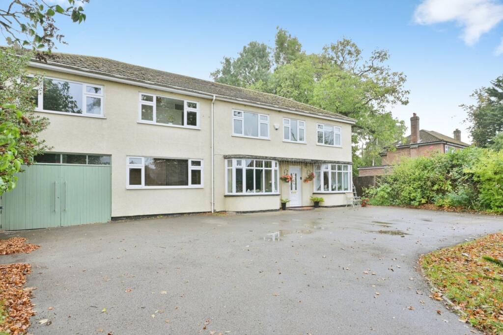 5-bed detached on High Street, Spalding, PE11, £425,000