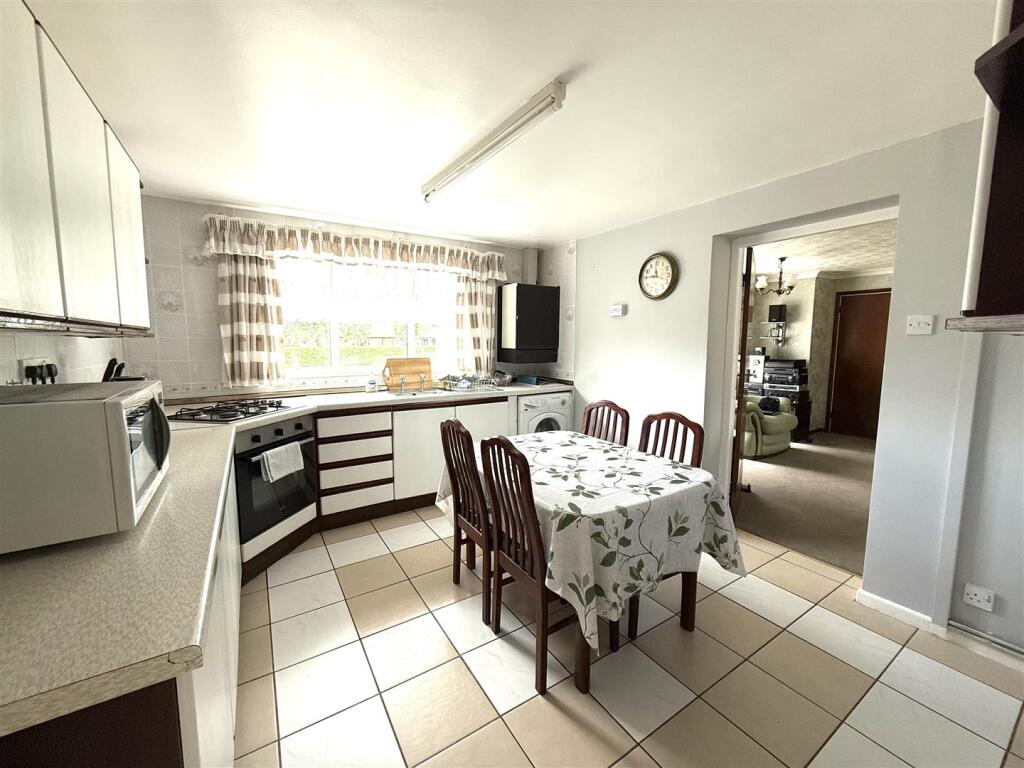 Uttoxeter Road, Handsacre, Rugeley photo 4
