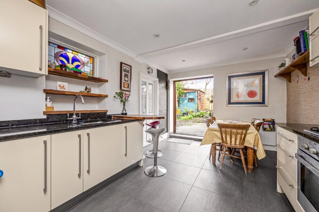 House in Hove, Brighton and Hove - View 6