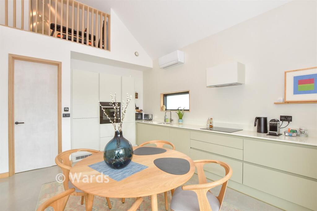 House in Tonbridge, Higham Wood - More