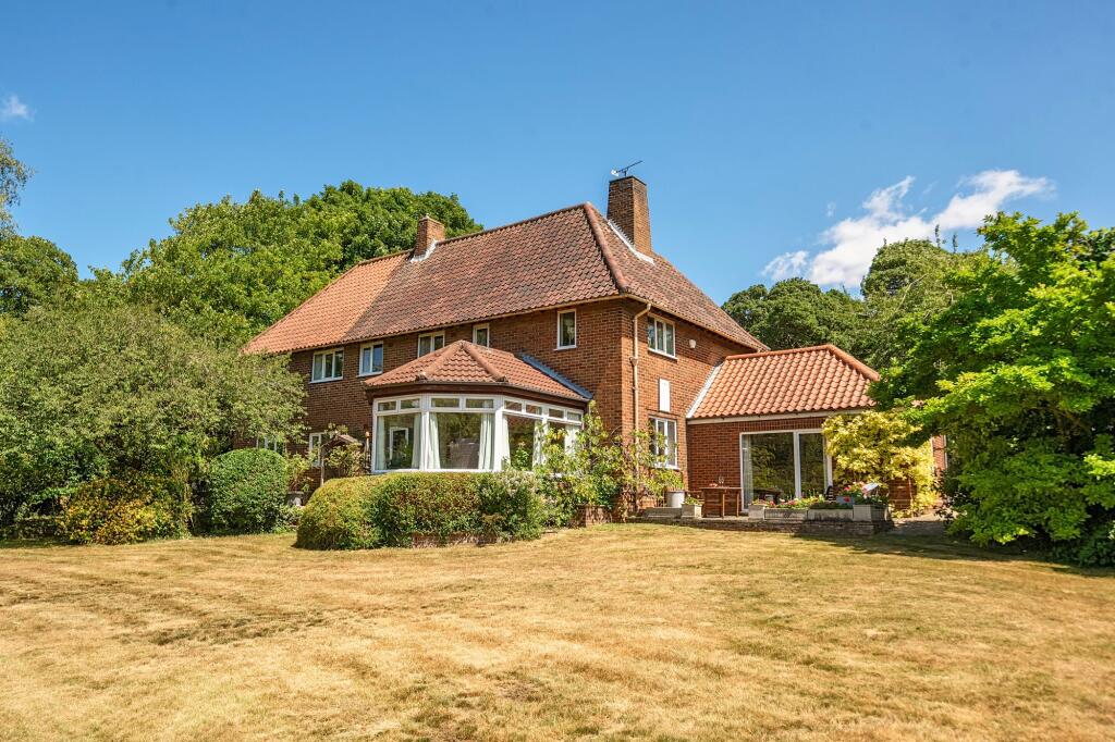 Main image of property: Lincoln Road, Boothby Graffoe, LN5