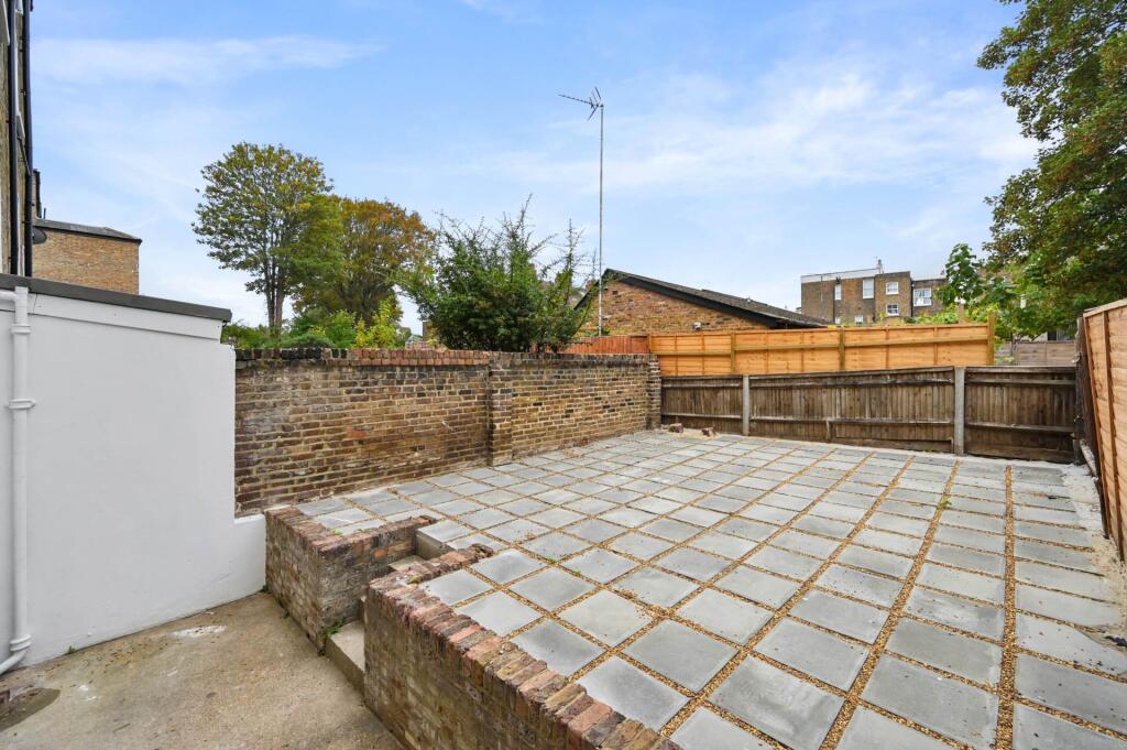 Apartment in London - View 5