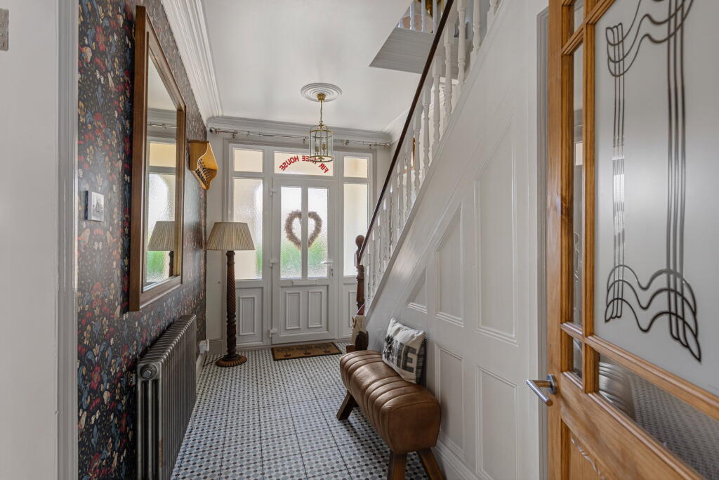 House in Hull - View 4
