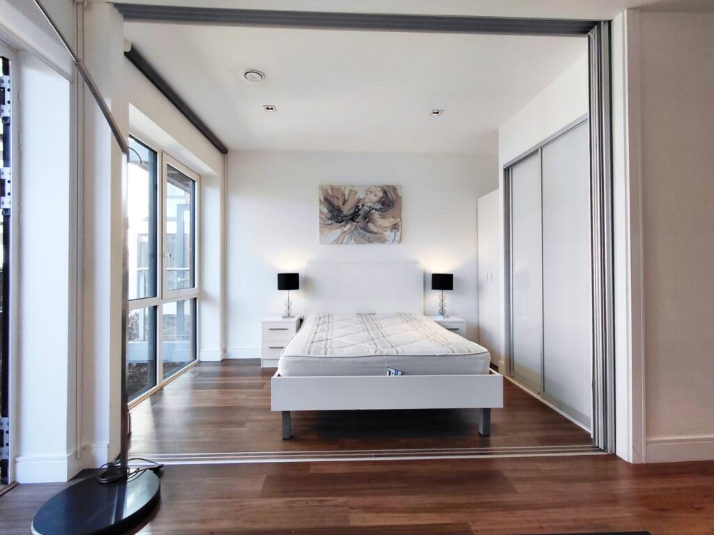 Apartment in London - More