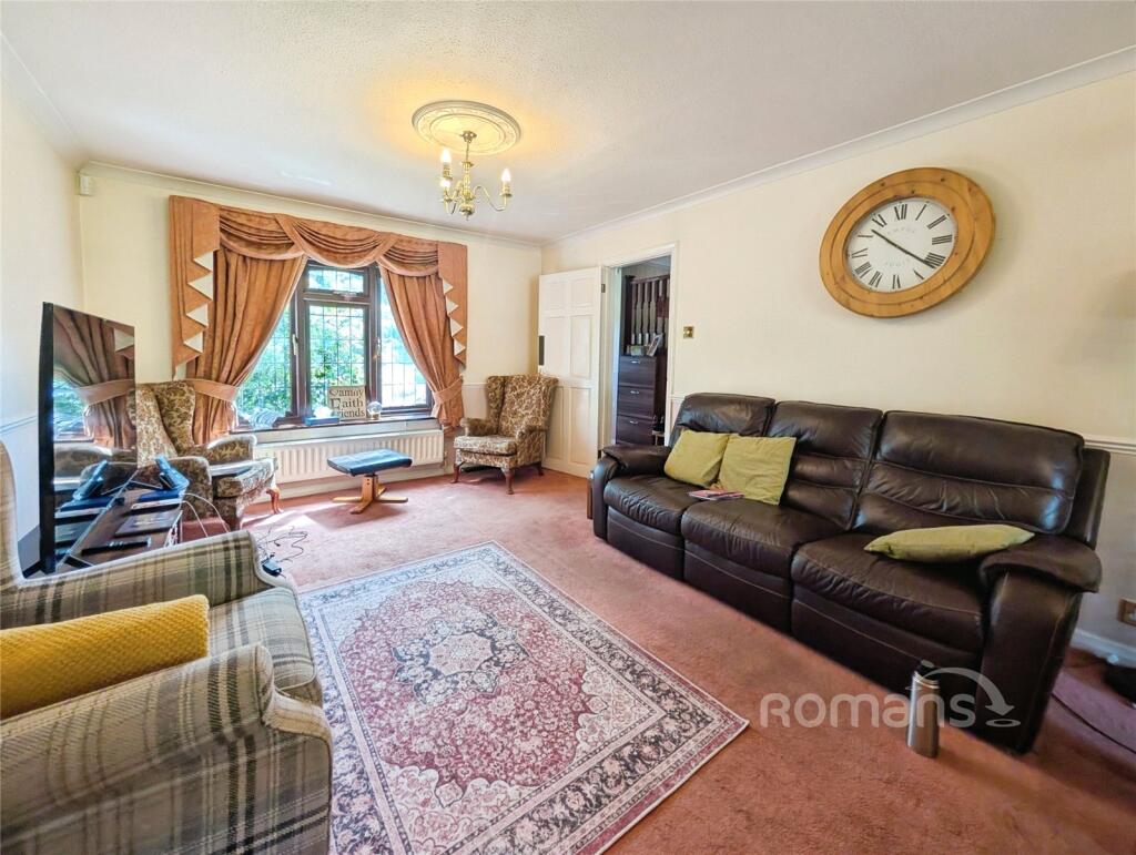 House in Reading, Lower Earley, Earley - View 4