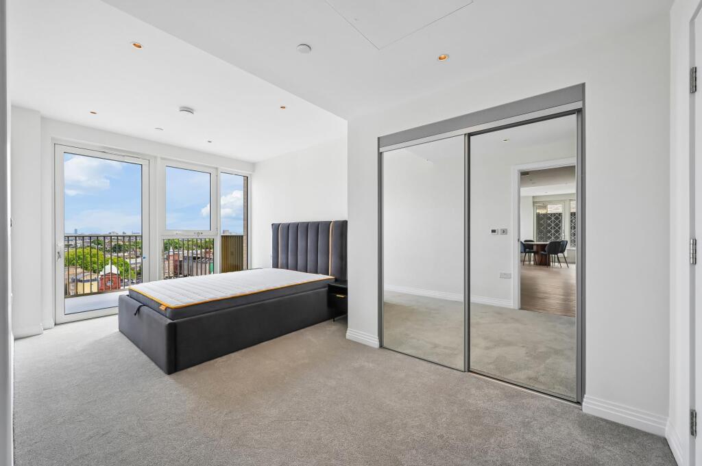 Apartment in London - View 5