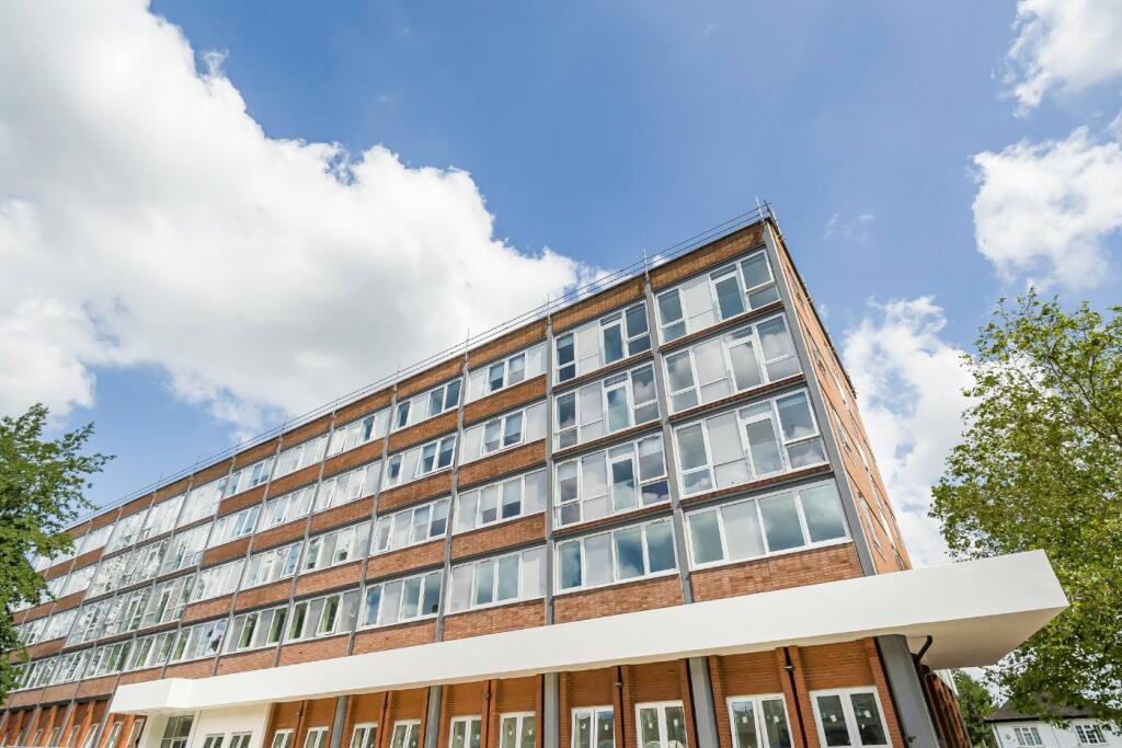 Apartment in London - More