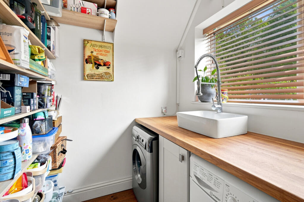 House in Uttlesford, Little Chesterford - More