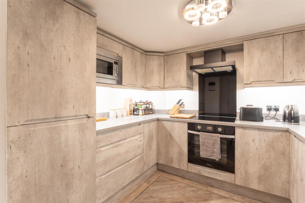 Apartment in Newcastle upon Tyne - View 4
