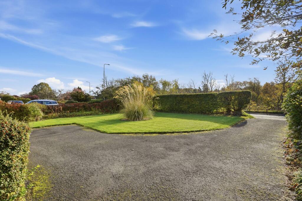 420 Lanark Road West, Balerno, EH14 5SN photo 2