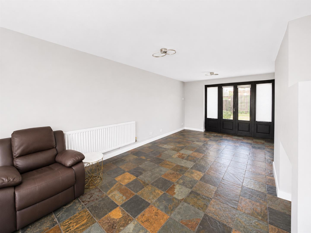 House in Dacorum, The Planets, Highfield - View 4