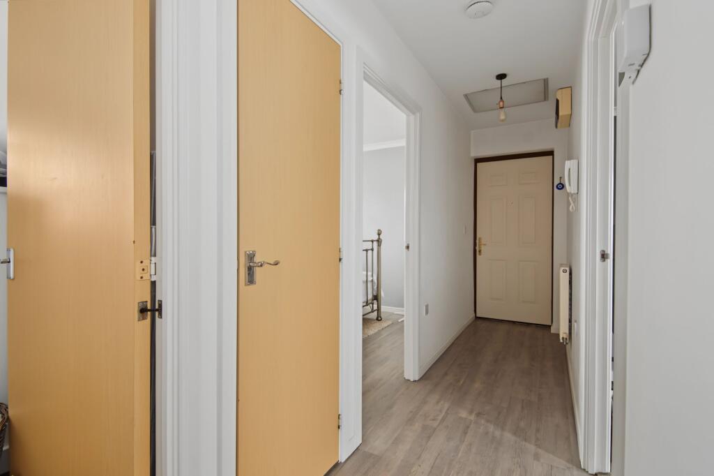 Apartment in Nuneaton and Bedworth, Bermuda - View 5