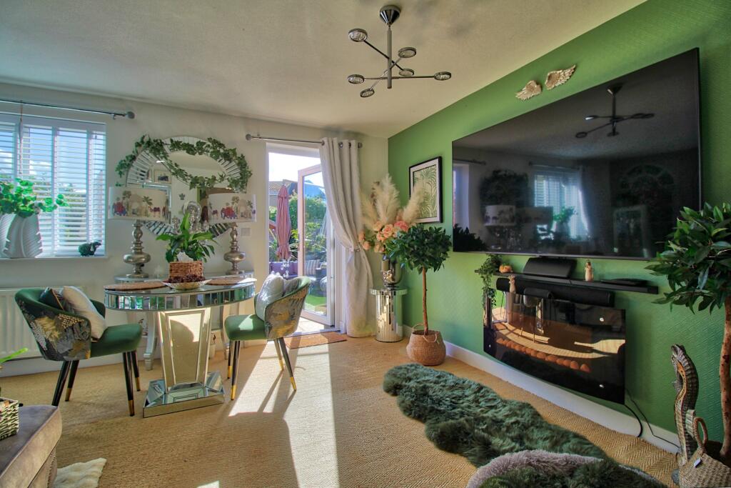 Choules Close, Pershore, WR10 photo 4