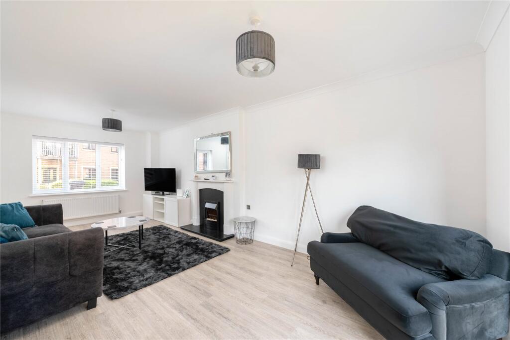 Rushfields Close, Westcroft, Milton Keynes, Buckinghamshire, MK4 photo 2