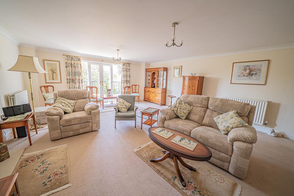 Hampton Lane, Solihull, B91 photo 5