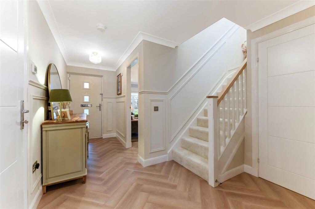 Woodside Gardens, Irvine, North Ayrshire, KA11 photo 2
