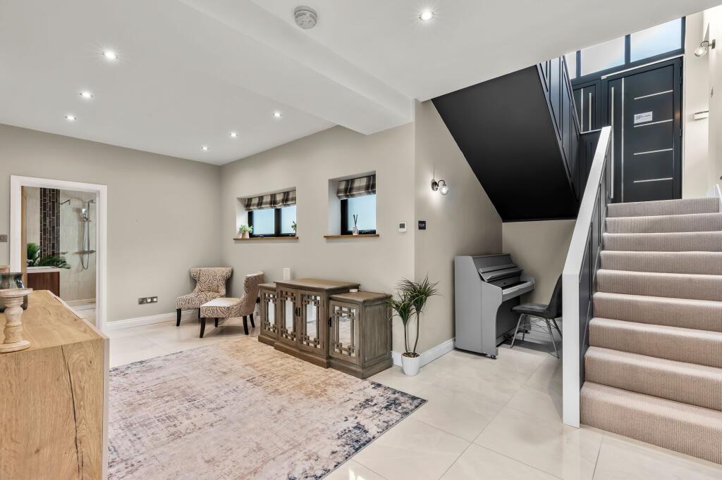 House in Bradford, Gilstead, Bingley - View 4
