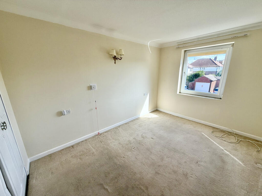 Apartment in Worthing, West Sussex - View 4
