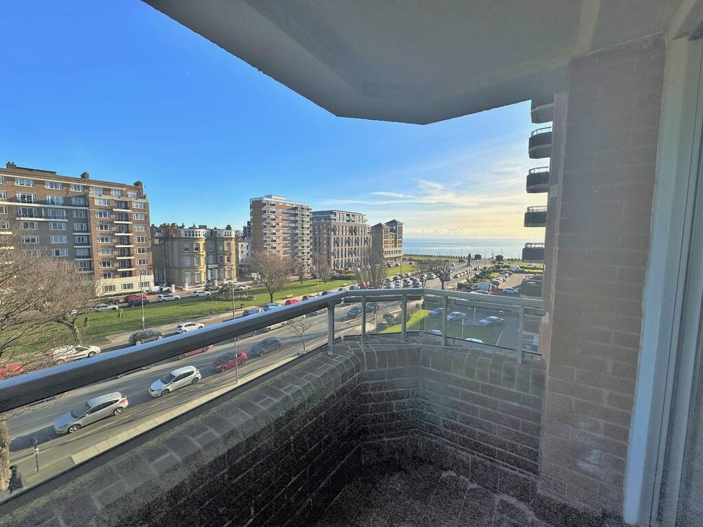 3-bed flat on Grand Avenue, Hove, £575,000
