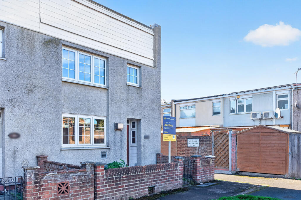 House in London, Gallows Corner, Harold Hill - View 3