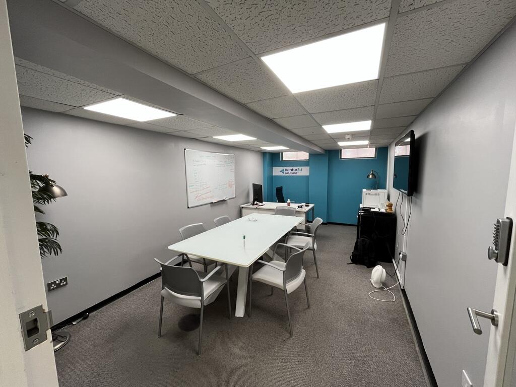 Photo 12
