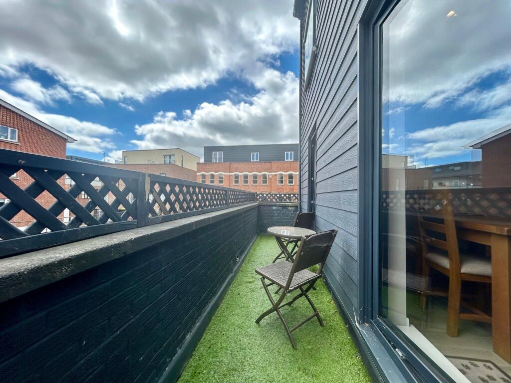 Apartment in Tonbridge - More