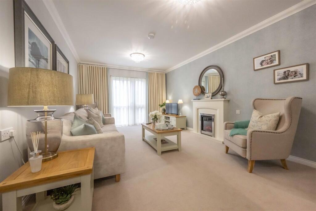 Apartment in Braintree, Witham - View 2