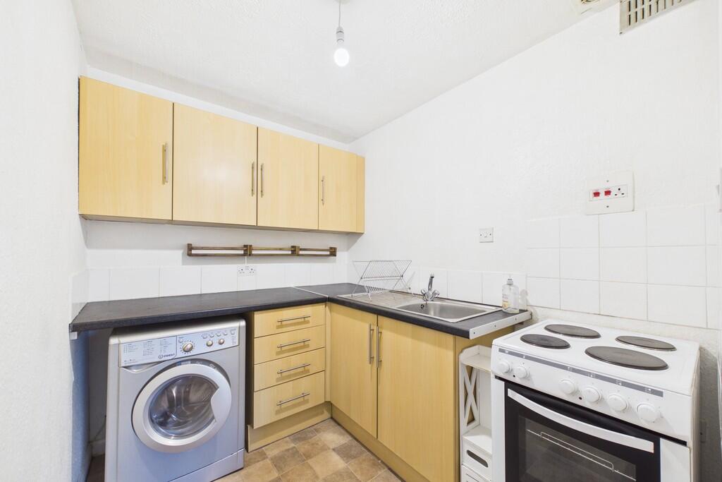 6 Green View Flats, Kendal, Cumbria, LA9 4QS photo 4