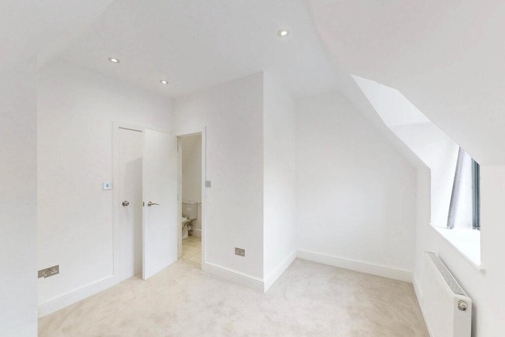 House in London - View 3