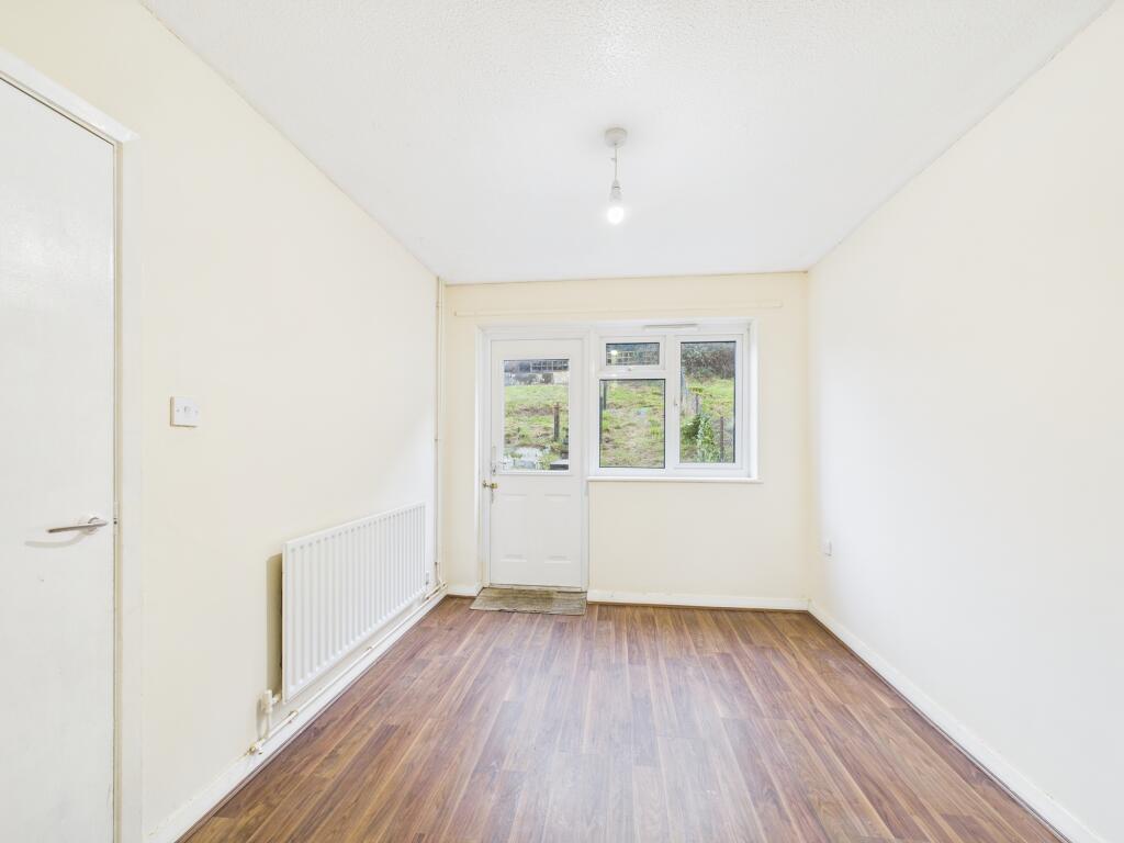 House in East Staffordshire, Winshill - View 5