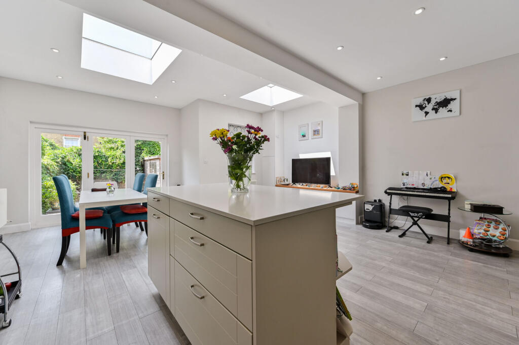 House in London - View 4