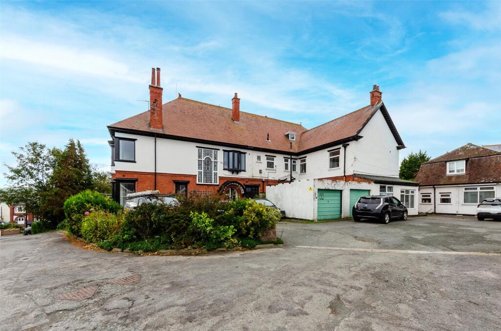 Main image of property: High Lane, Rhos on Sea, Colwyn Bay, Conwy, LL28