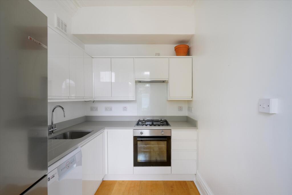 Apartment in London - More