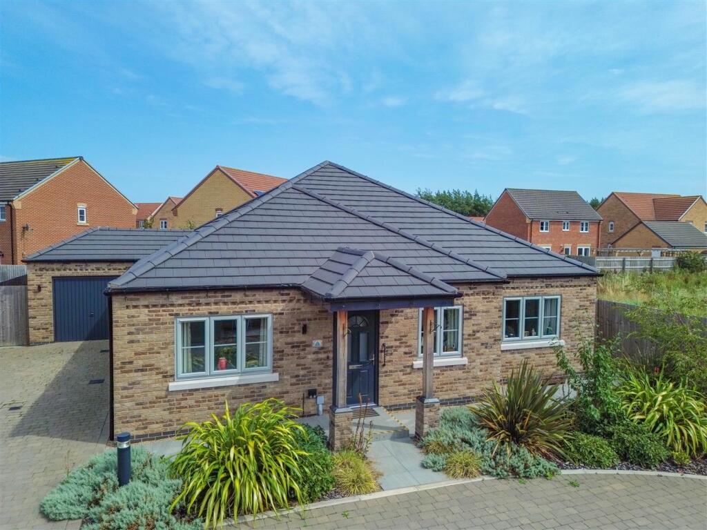 Main image of property: Spalding Road, Pinchbeck