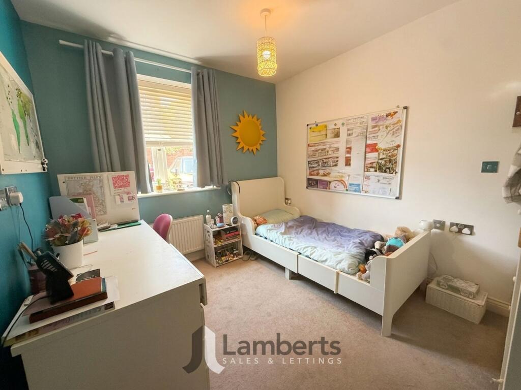 Berrington Close, Ipsley, B98 photo 5