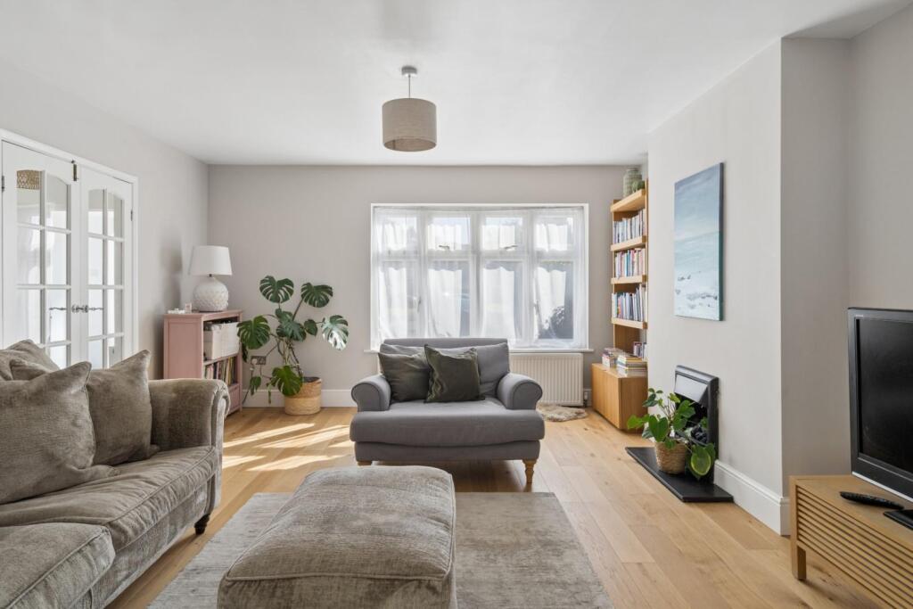 House in Hemel Hempstead - More