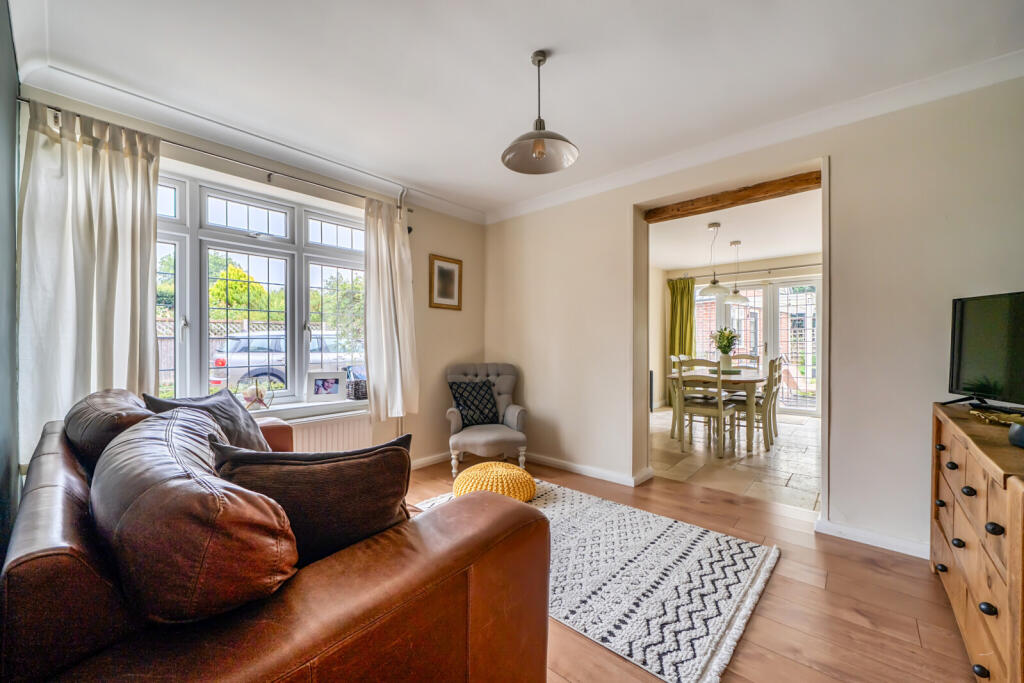 House in Upper Basildon, Basildon - More
