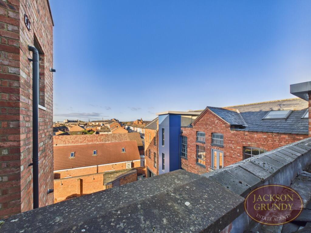 Apartment in Northampton - View 5