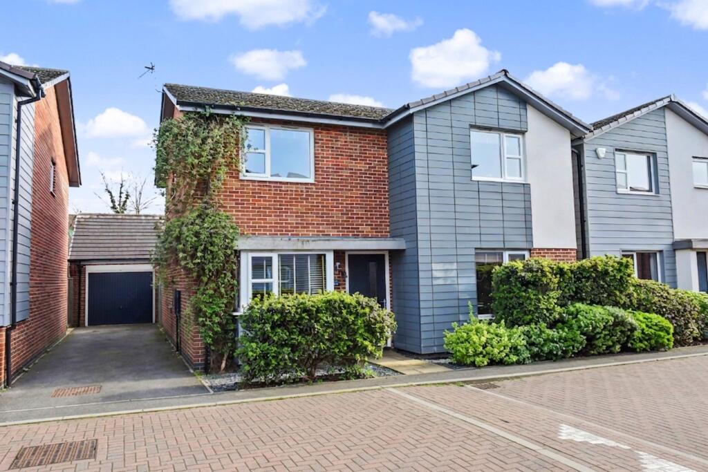 Main image of property: Autumn Way, Beeston, NG9