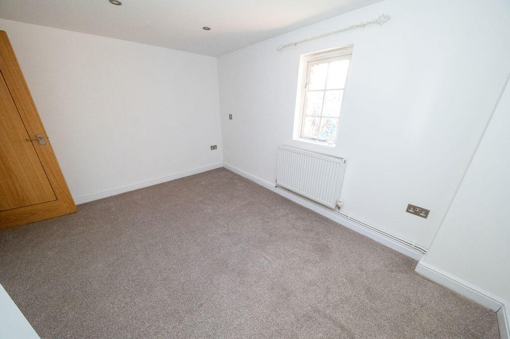 House in Havant, Hampshire - View 4
